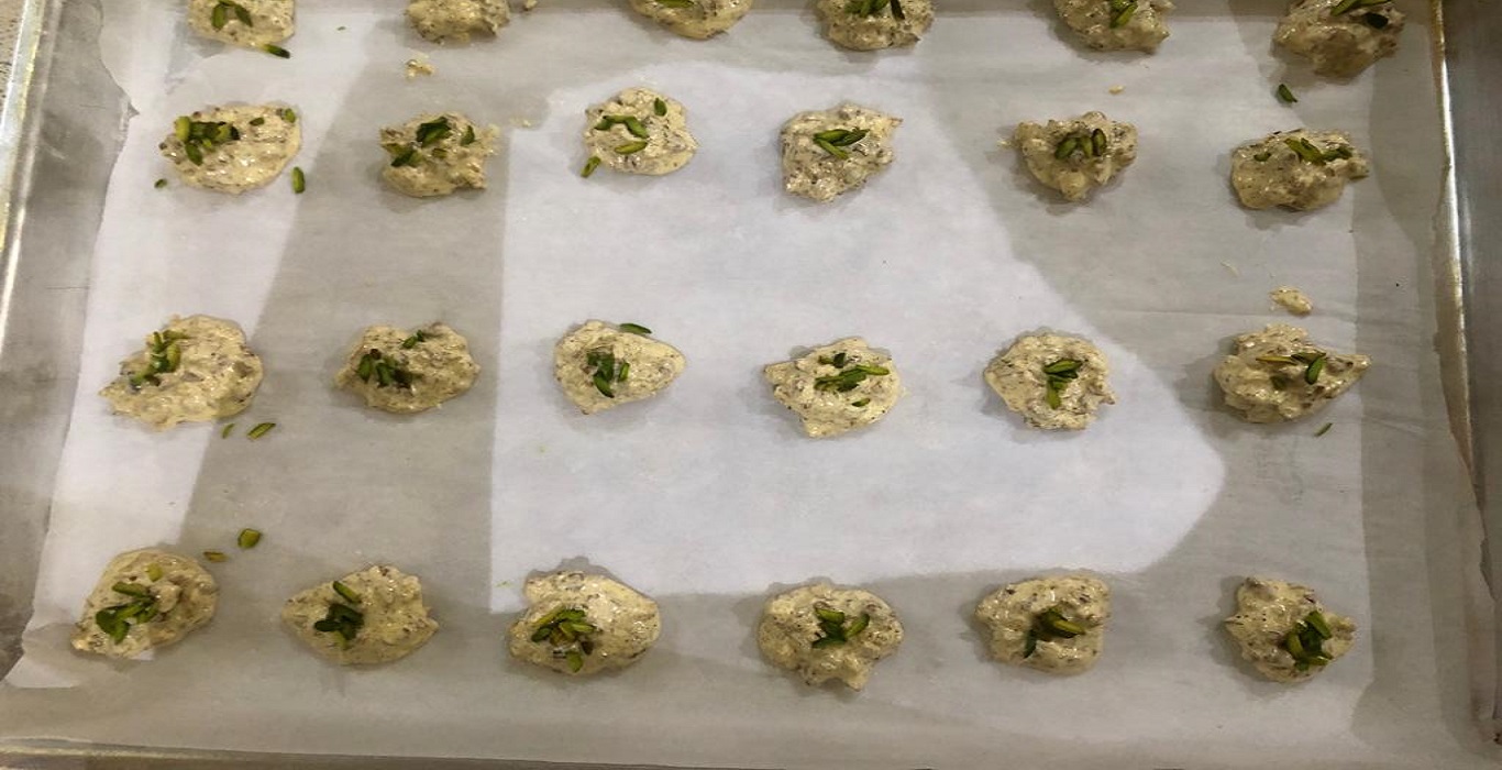 *** WALNUT POFS ***<br>MELTS IN YOUR MOUTH