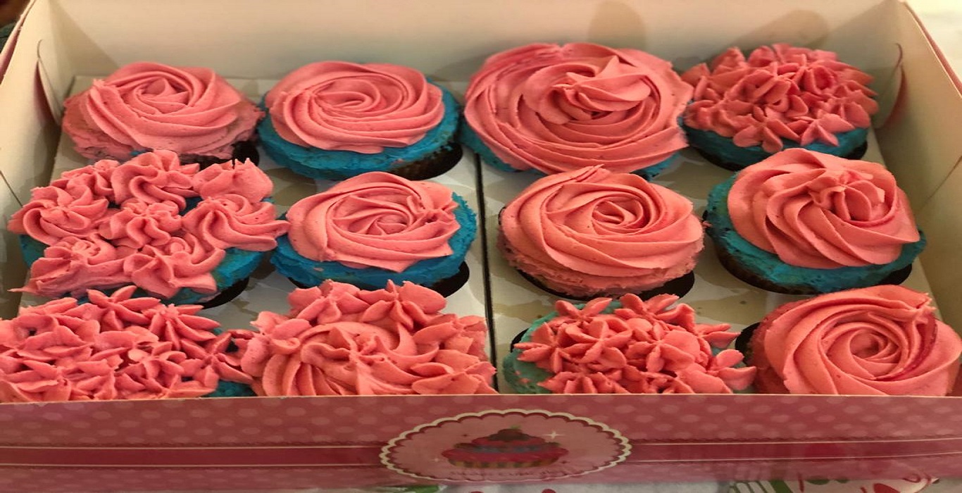 DESIGNED DELICIOUS CUPCAKES
